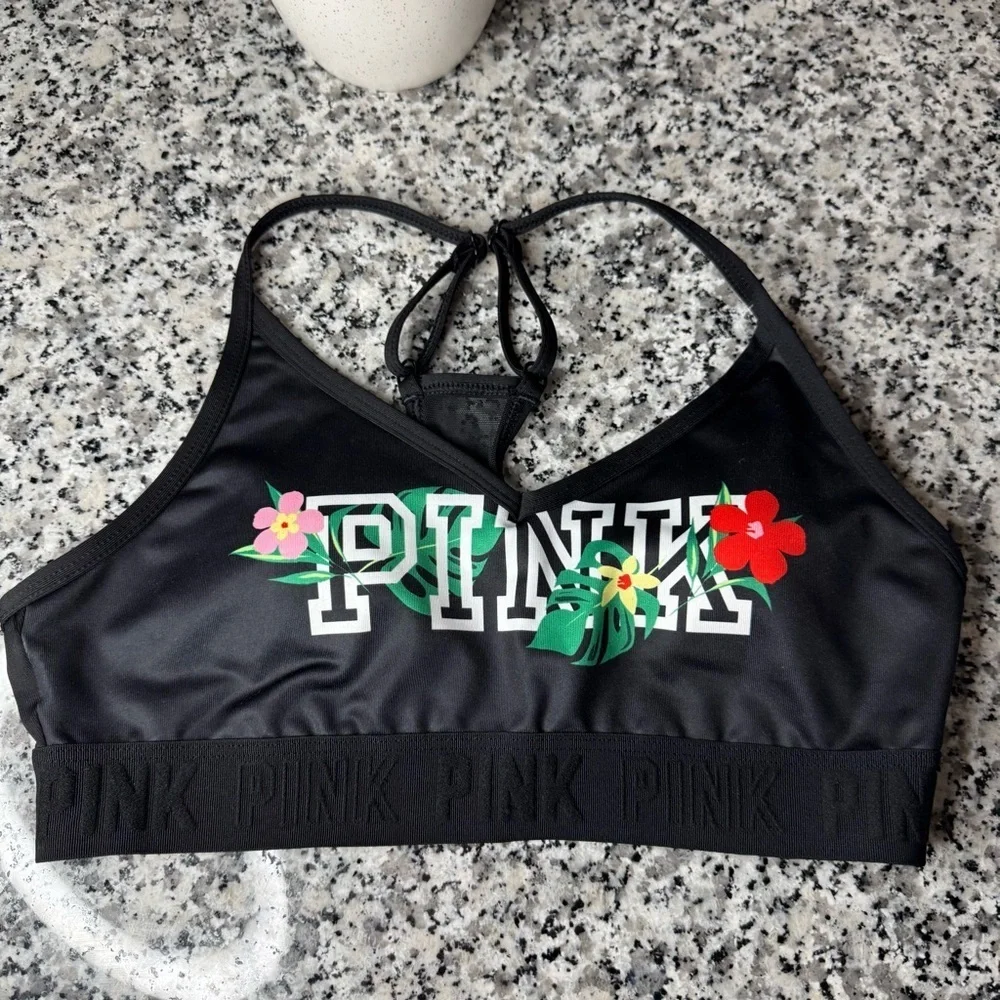 Victoria's Secret Pink Active NWOT Sports Bra Size Small